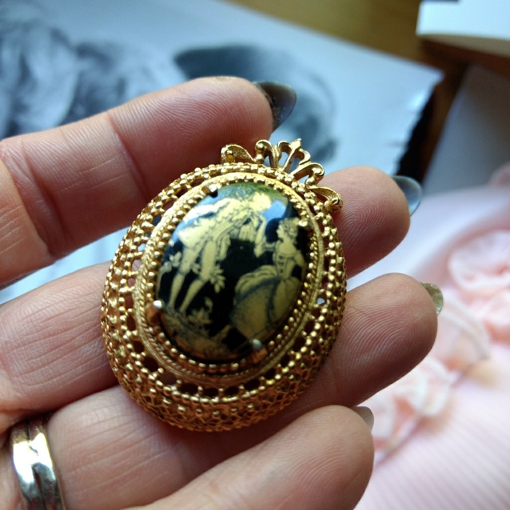 Vintage broach